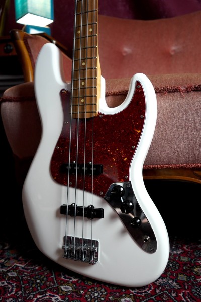 Fender® Player Series Jazz Bass - Upgraded with KLP PUs (on commission)