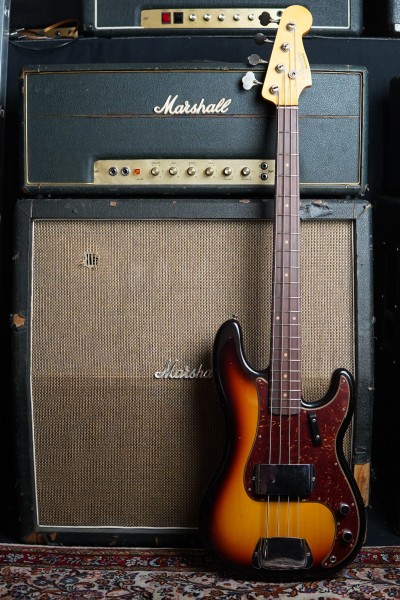 Fender® Custom Shop 63 Precision Bass Relic Journyman Three Tone Sunburst