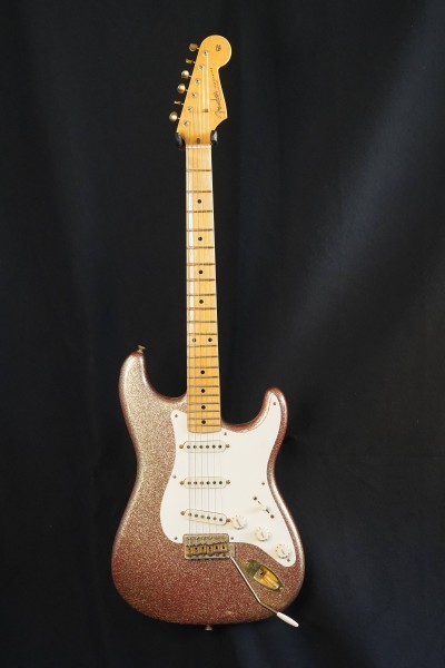 Fender® Custom Shop - Paul Waller - Masterbuilt! - 56 Strat - Gold Sparkle on Red - Relic