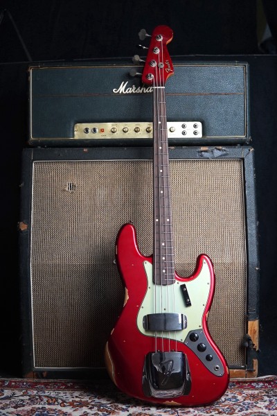 Fender® Custom Shop 64 Jazz Bass Relic CAR matching Headstock